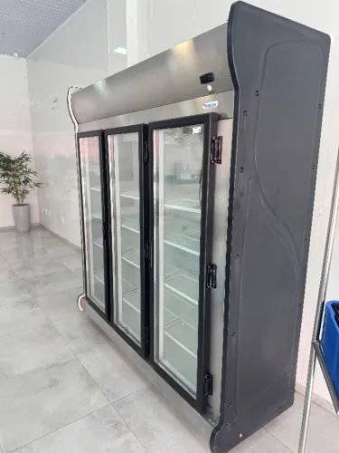 Refrigerador expositor 