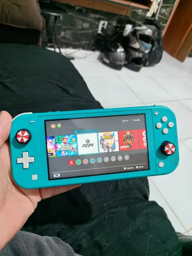 Nintendo Switch Lite em EXCELENTE estado de conservação.