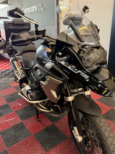 BMW GS 1250 Triple Black