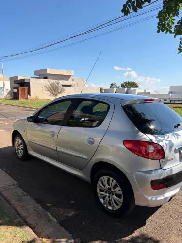 Peugeot 207 XR 1.4 Flex 8V 5P 2009