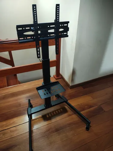 Suporte de TV 32 - 55" rodinhas+ bandeja para notebook