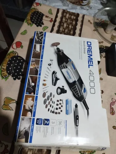 Vendo micro retifica Dremel 4000 com maleta é acessórios 