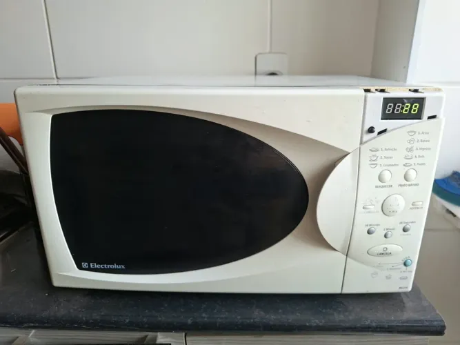 Micro-ondas Electrolux ME27S