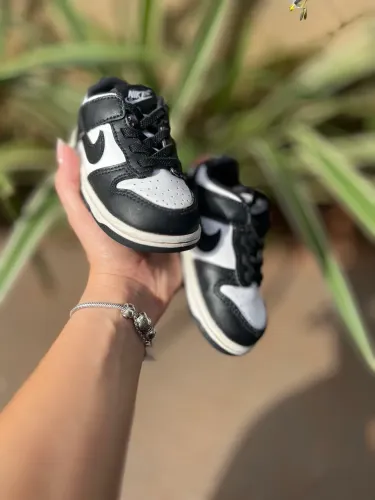 NIKE DUCK (PRETO E BRANCO)
