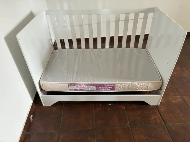 Berço que vira cama