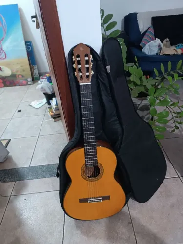 Violão Acústico YAMAHA C80 com case Serenata.