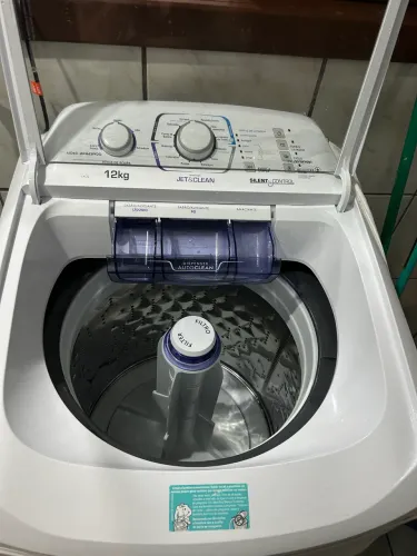 Máquina 12 kg ELETROLUX semi nova