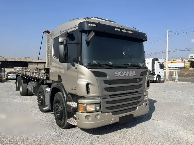 Scania P310 8x2 carroceria 2013