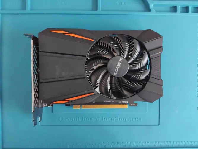 Placa de vídeo Gigabyte RX560 4GB