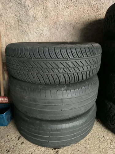 Pneus 185/60R15