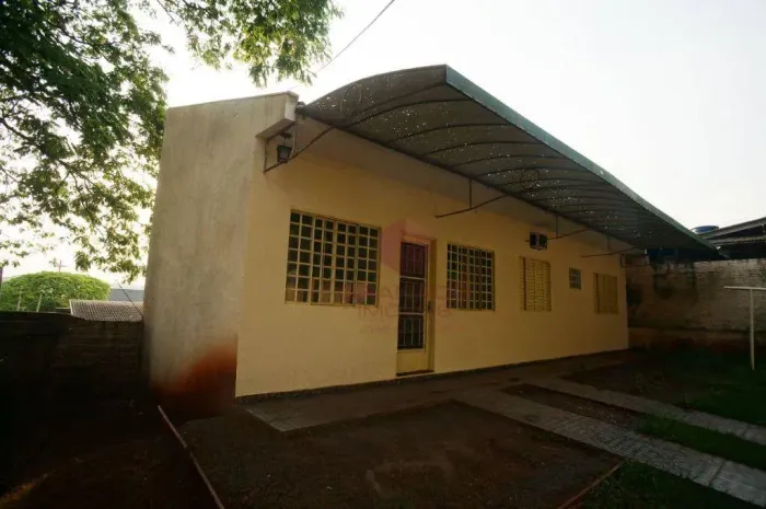 Casa com 2 dormitórios para alugar, 50 m² por R$ 1.500,00/mês - Vila Emília - Maringá/PR