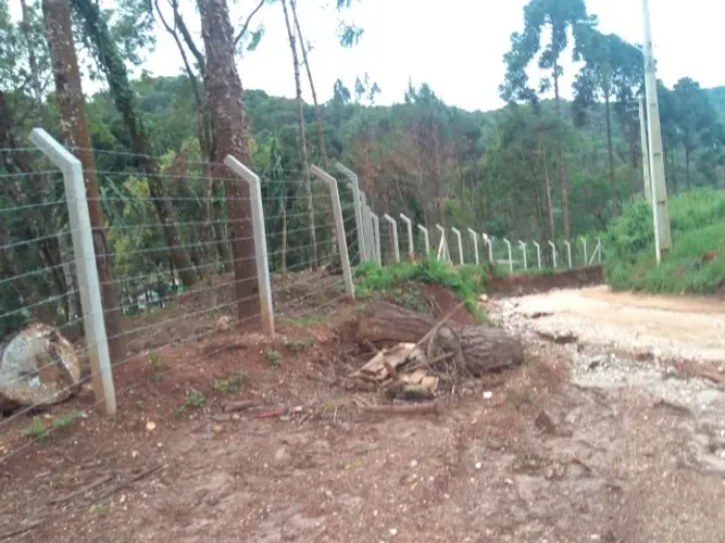 VENDE - SE  CHÁCARA EM MATO DENTRO ALMIRANTE TAMANDARÉ