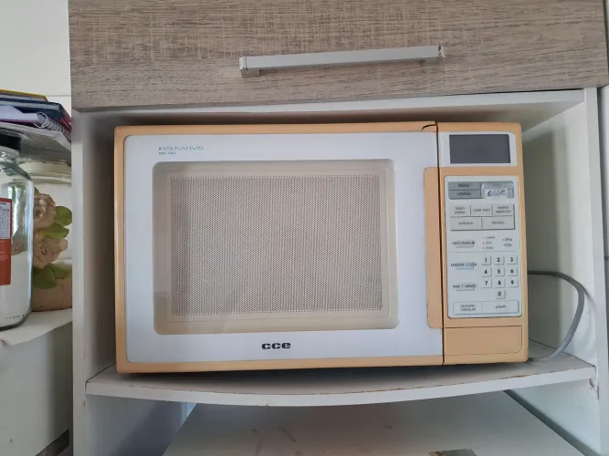 Micro-ondas com defeito