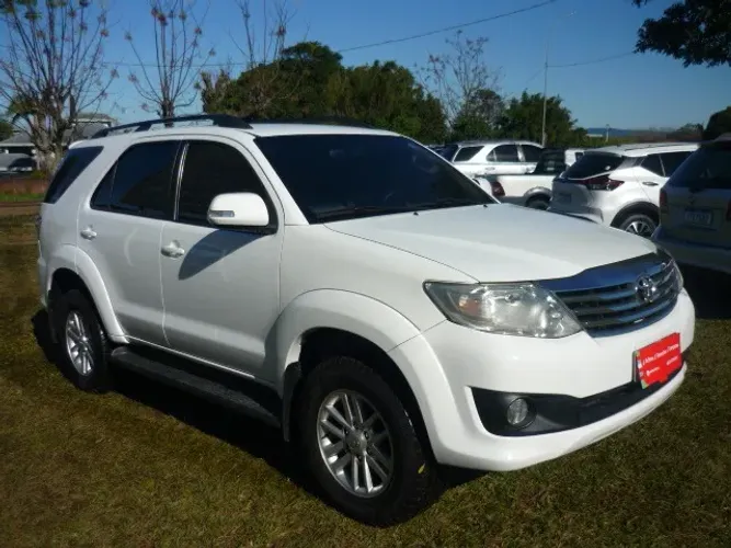 Toyota Hilux SW4 SR 4X2 2.7/ 2.7 Flex 16V Aut. 2015