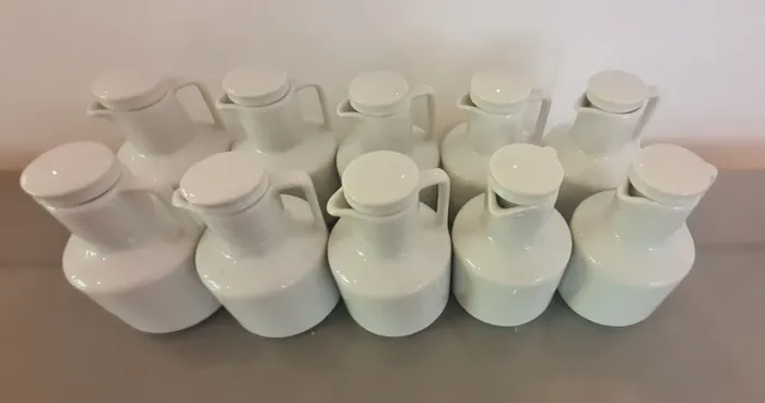 10 Vinagreiros / Azeiteiros Porcelana Germer