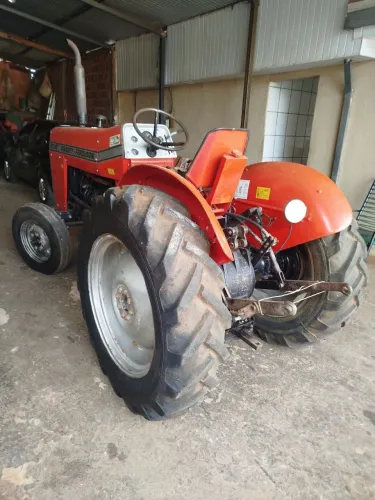 Vendo trator 235 cafeeiro 