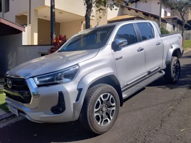 Toyota Hilux CD SRX Plus 4X4 2.8 TDI Die. Aut. 2025