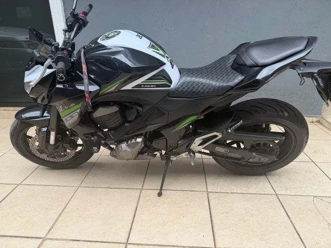 Z 800 vendo ou troco