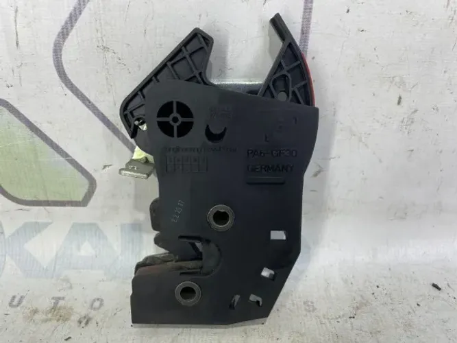 Trava Encosto Banco Traseiro Ld. Esquerdo Fiat Stilo 03/10