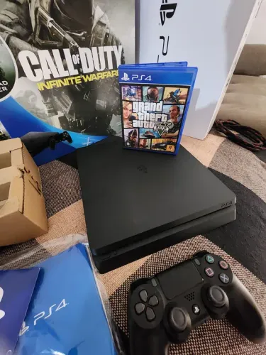 Playstation 4 Slim na 12.02 da desbloqueio 