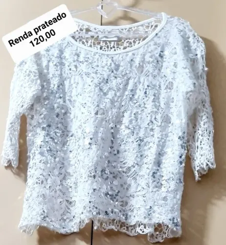 Blusa renda branca com brilho prateado