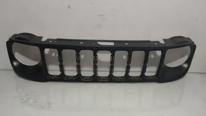 <br>Moldura Grade Radiador Preta Renegade Jeep
