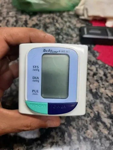 Termômetro e medidor de pressão