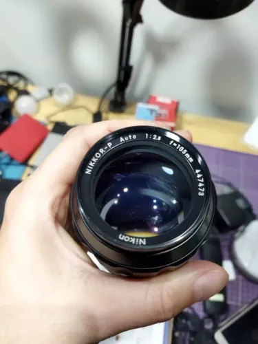 Lente Nikon Nikkor 105mm 2.5 analógica