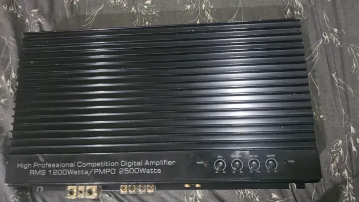 Amplificador Digital 1200W RMS para vender logo