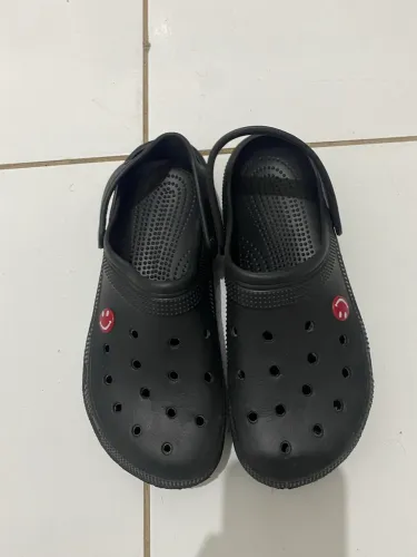 Sandália tipo Crocs 