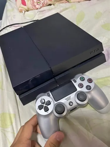 Ps4 Fat 500 gb,com manete e um jogo