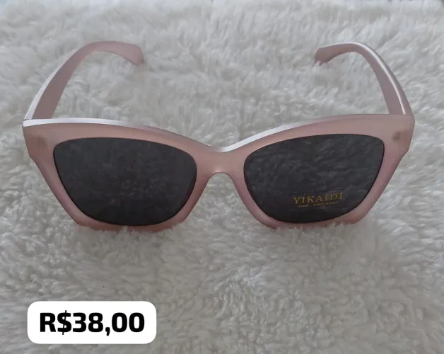 Óculos de sol feminino estilo e elegância