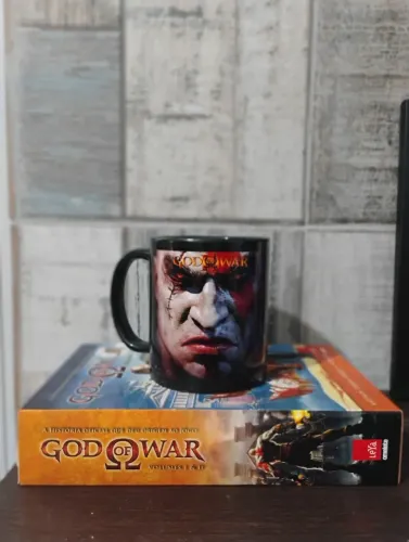 Box Coleção GOD OF WAR Vol. I e II (Seminovo, Na Caixa) + Caneca Kratos