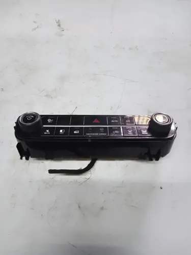 Botões Do Comando De Ar Fiat Fastback 01002770840 Preto (Usado)