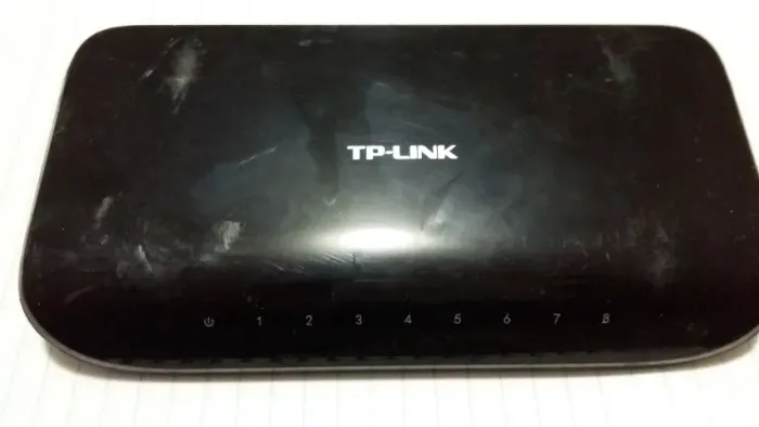 tp-link TL-SG1008D Switch Gigabit de Mesa de 8 portas - Usado Funcionando Com Fonte