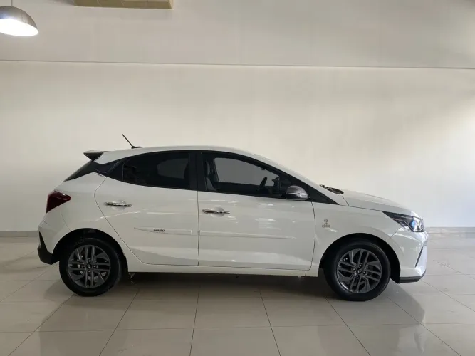 Vendo esta Hb20 copa Qatar 22/23 manual  km topp !!!