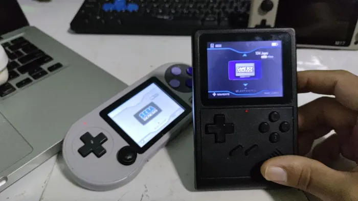 Retro Console Portátil sf2000 e gb300 - Diversão Garantida!