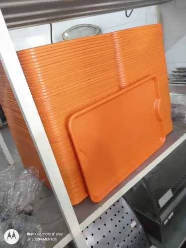 Bandejas Laranjas para Restaurante/Comércio