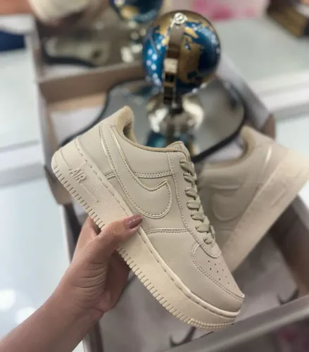 Nike Air Force 1 Bege - Novo