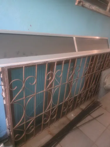 Grade de janela de ferro