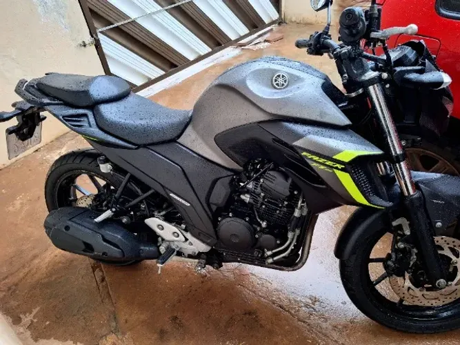 Moto Yamaha Fazer 250 2024