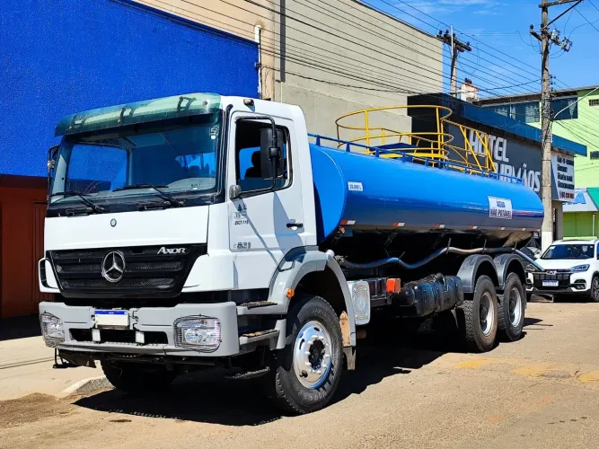 Caminhão Axor 2831 pipa 20.000l vendo no chassi também