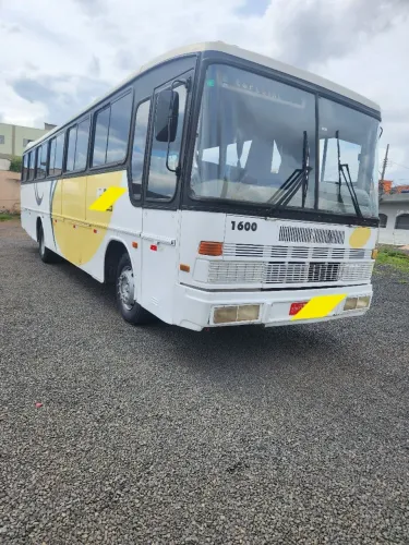 Onibus  Viaggio motor dianteiro 