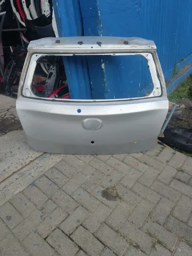 Tampa traseira etios