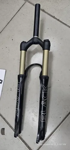 Suspensão Manitou Black 26