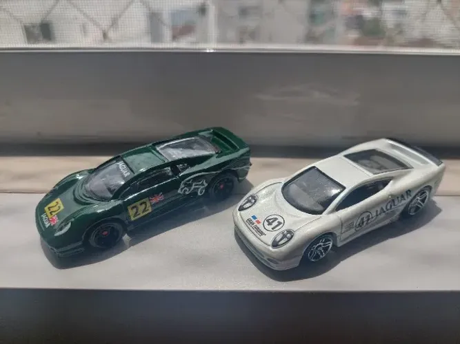 Hot Wheels Jaguar XJ220