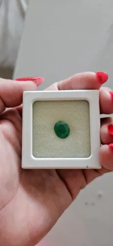 Esmeralda Natural 3,01 Ct - Certificada - Lapidação Oval