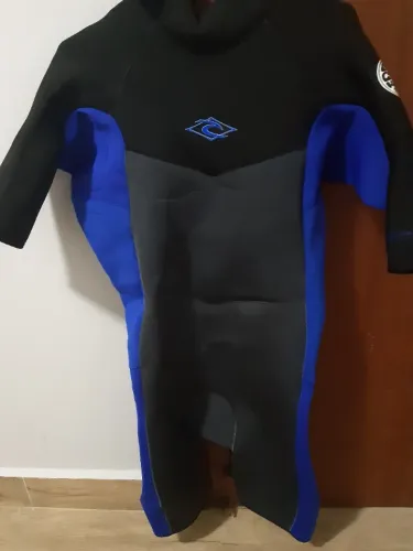 Short john ripcurl tam. M NOVO