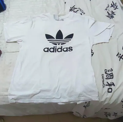 Camiseta adidas branca original tamnhanho G