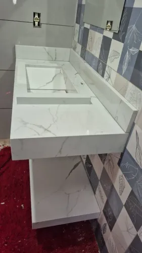 Pias e lavatório em porcelanato / entrega imediata ?